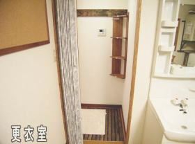 シャワー室、の更衣室